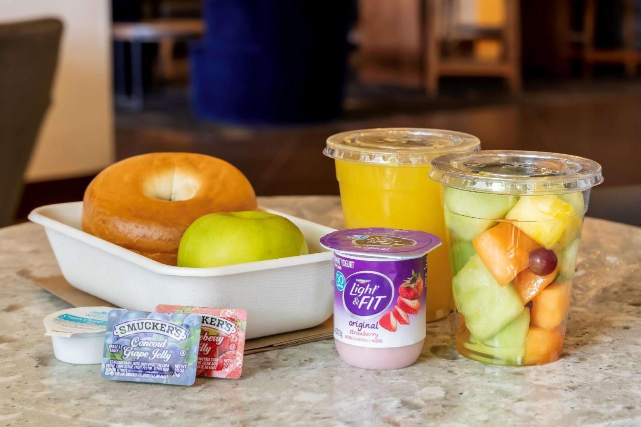 Hyatt Place Tampa Busch Gardens エクステリア 写真