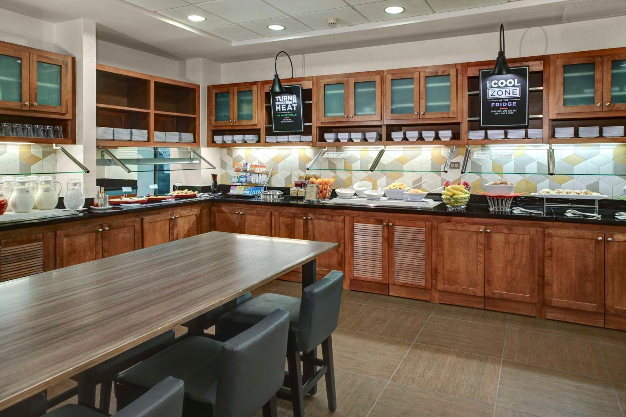 Hyatt Place Tampa Busch Gardens エクステリア 写真