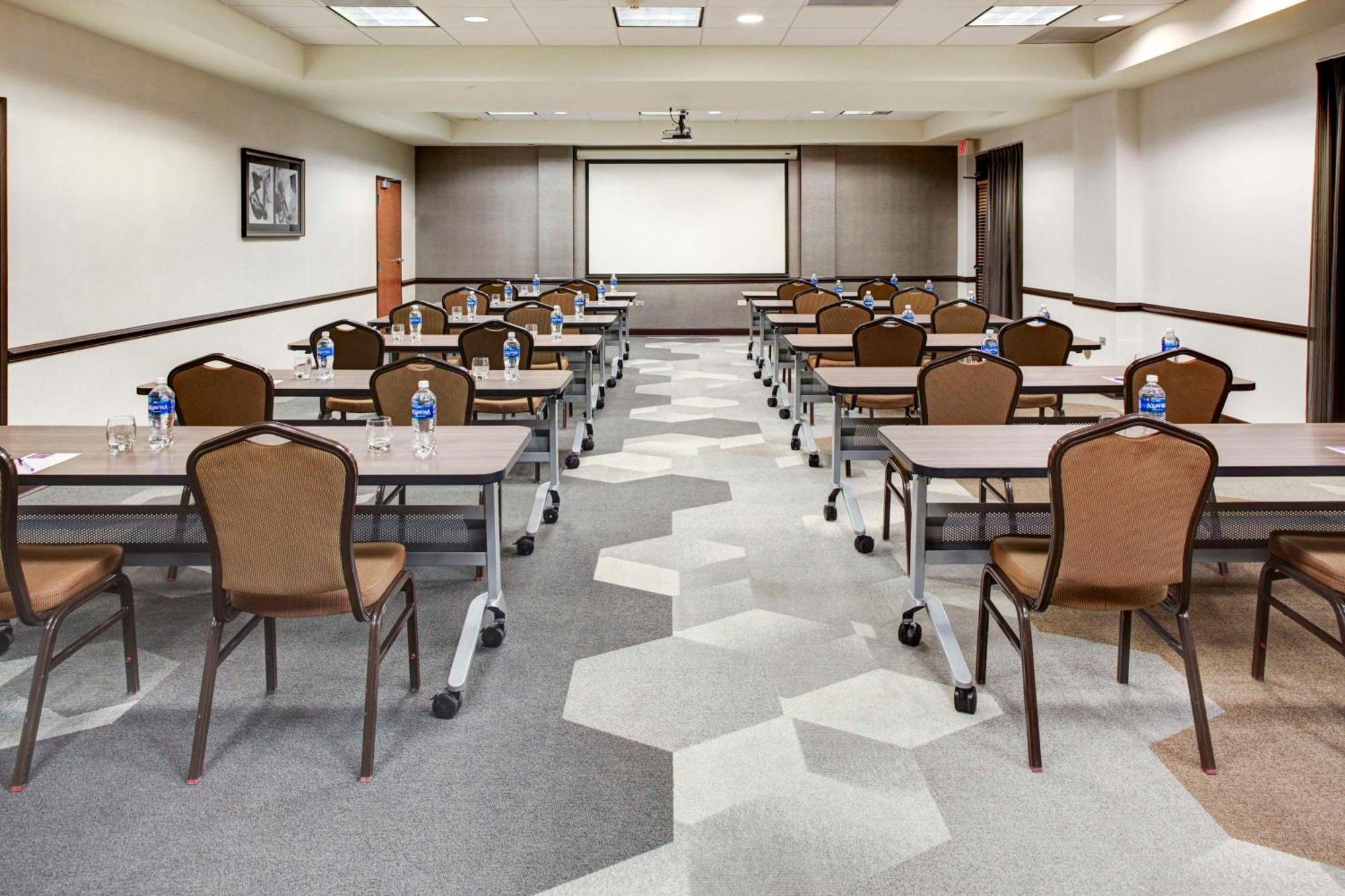 Hyatt Place Tampa Busch Gardens エクステリア 写真