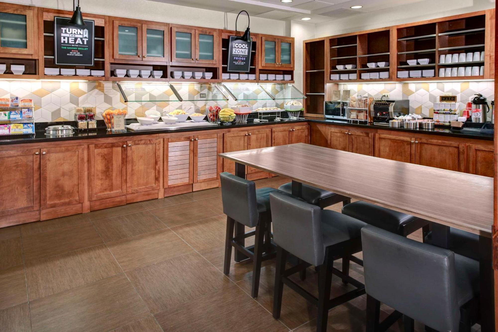 Hyatt Place Tampa Busch Gardens エクステリア 写真