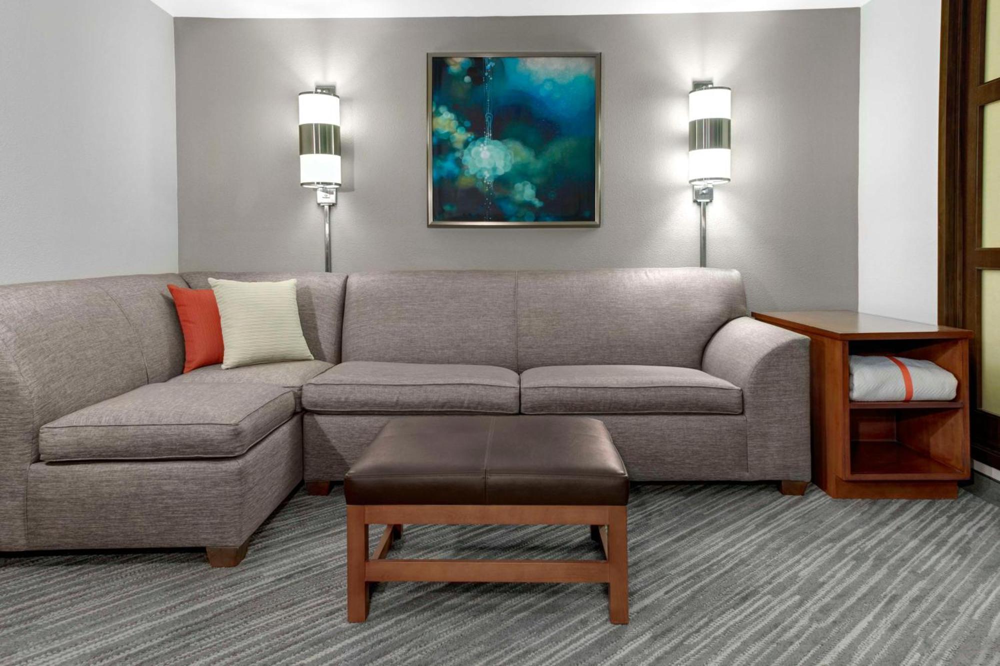Hyatt Place Tampa Busch Gardens エクステリア 写真