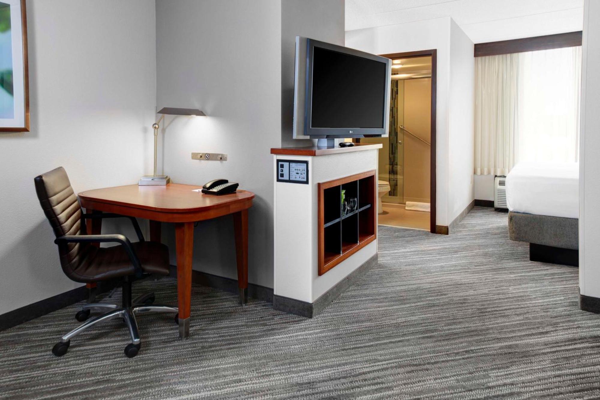 Hyatt Place Tampa Busch Gardens エクステリア 写真