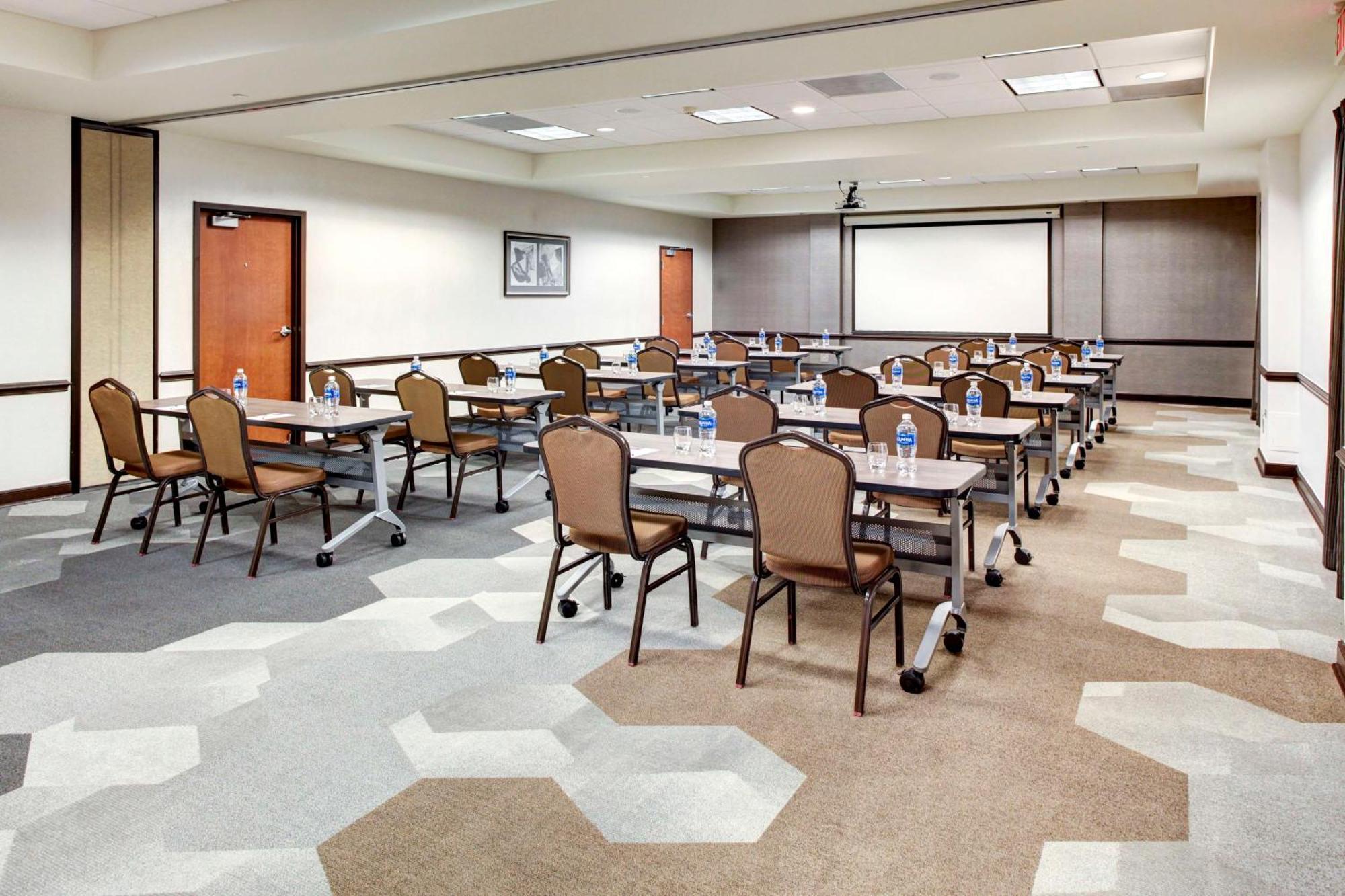 Hyatt Place Tampa Busch Gardens エクステリア 写真