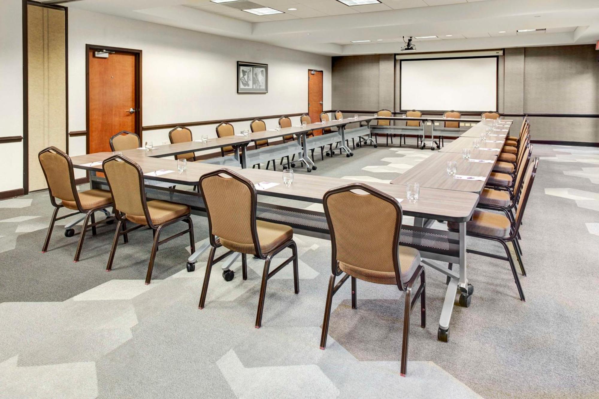 Hyatt Place Tampa Busch Gardens エクステリア 写真