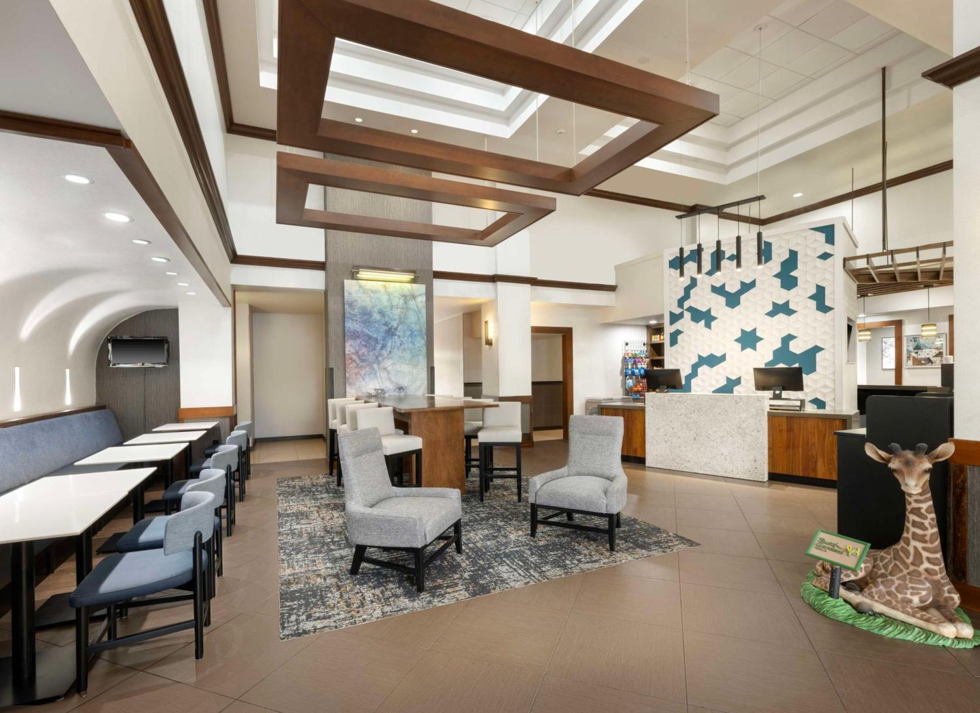 Hyatt Place Tampa Busch Gardens エクステリア 写真