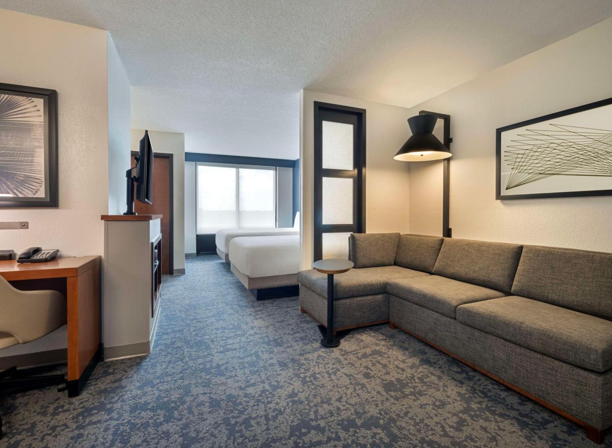 Hyatt Place Tampa Busch Gardens エクステリア 写真