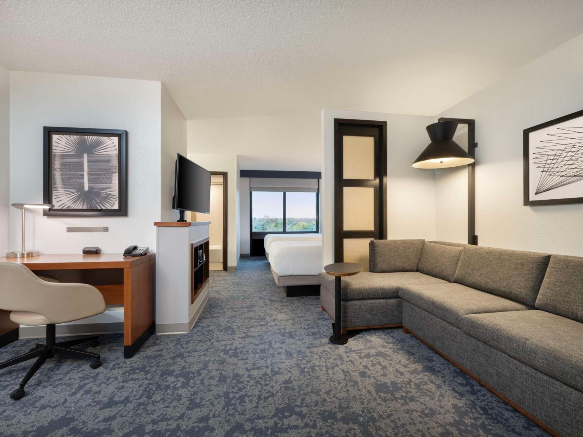 Hyatt Place Tampa Busch Gardens エクステリア 写真