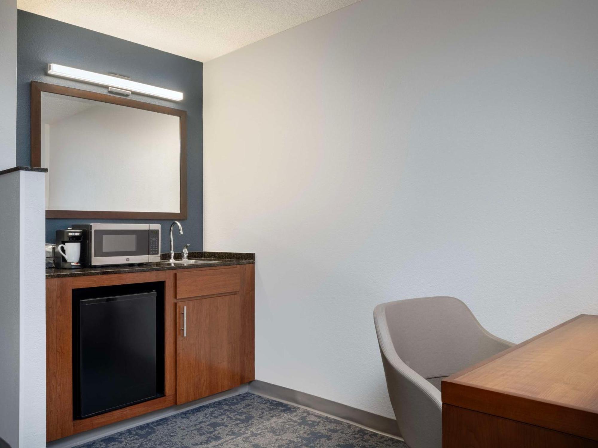 Hyatt Place Tampa Busch Gardens エクステリア 写真