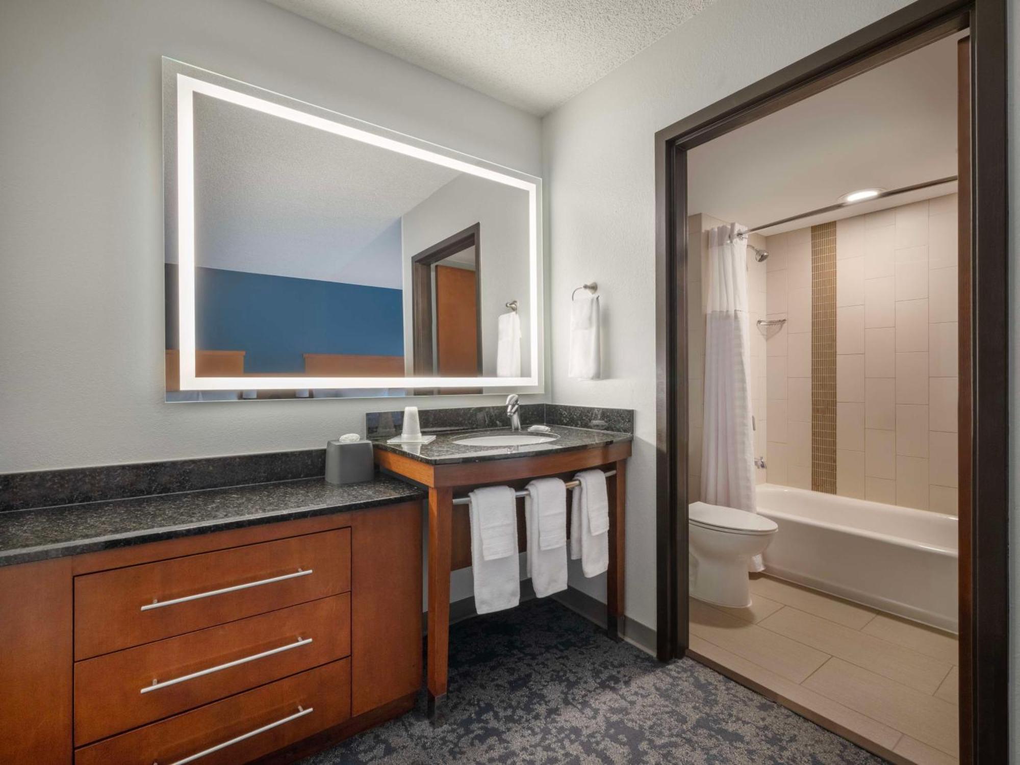 Hyatt Place Tampa Busch Gardens エクステリア 写真
