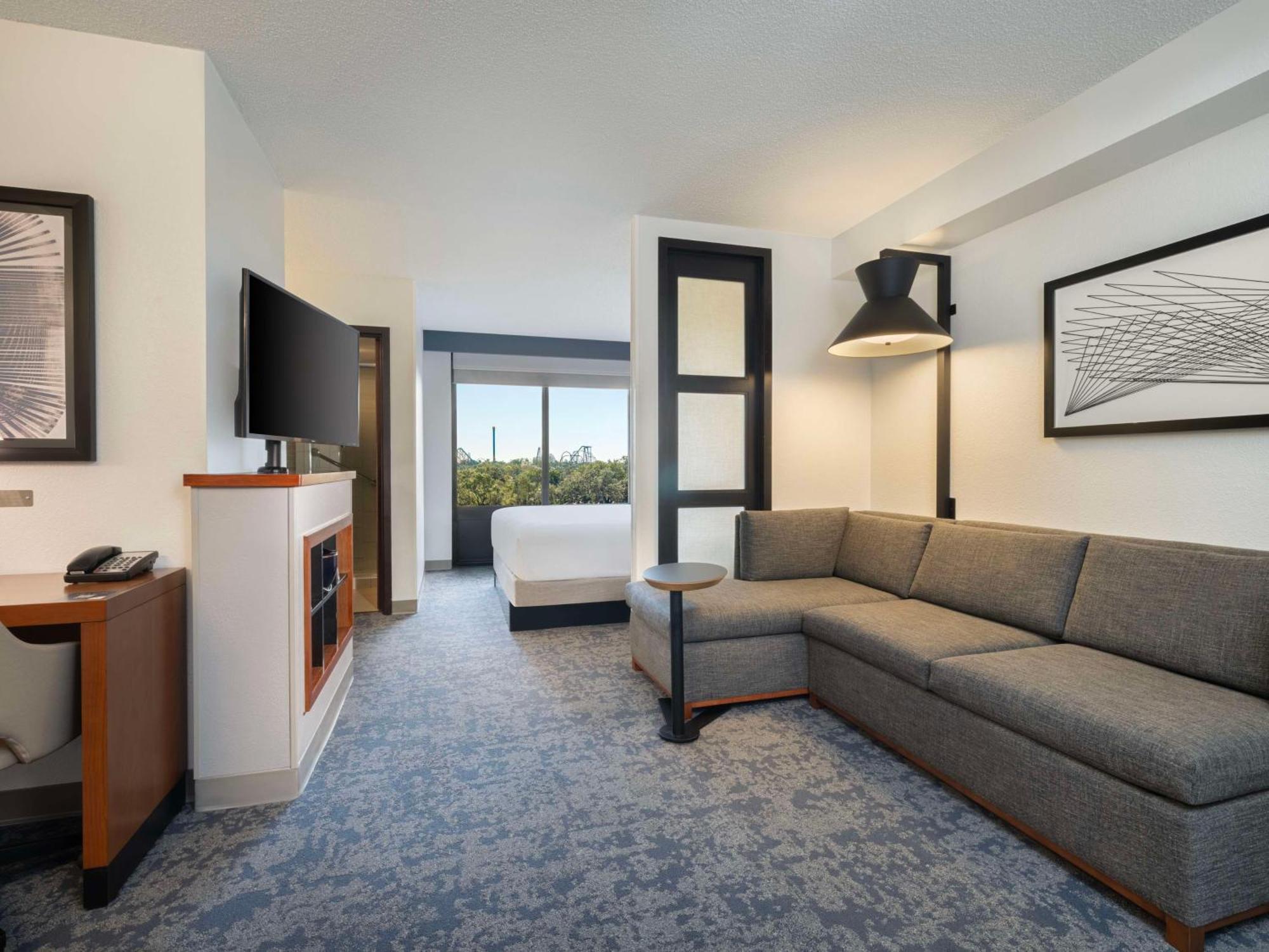 Hyatt Place Tampa Busch Gardens エクステリア 写真
