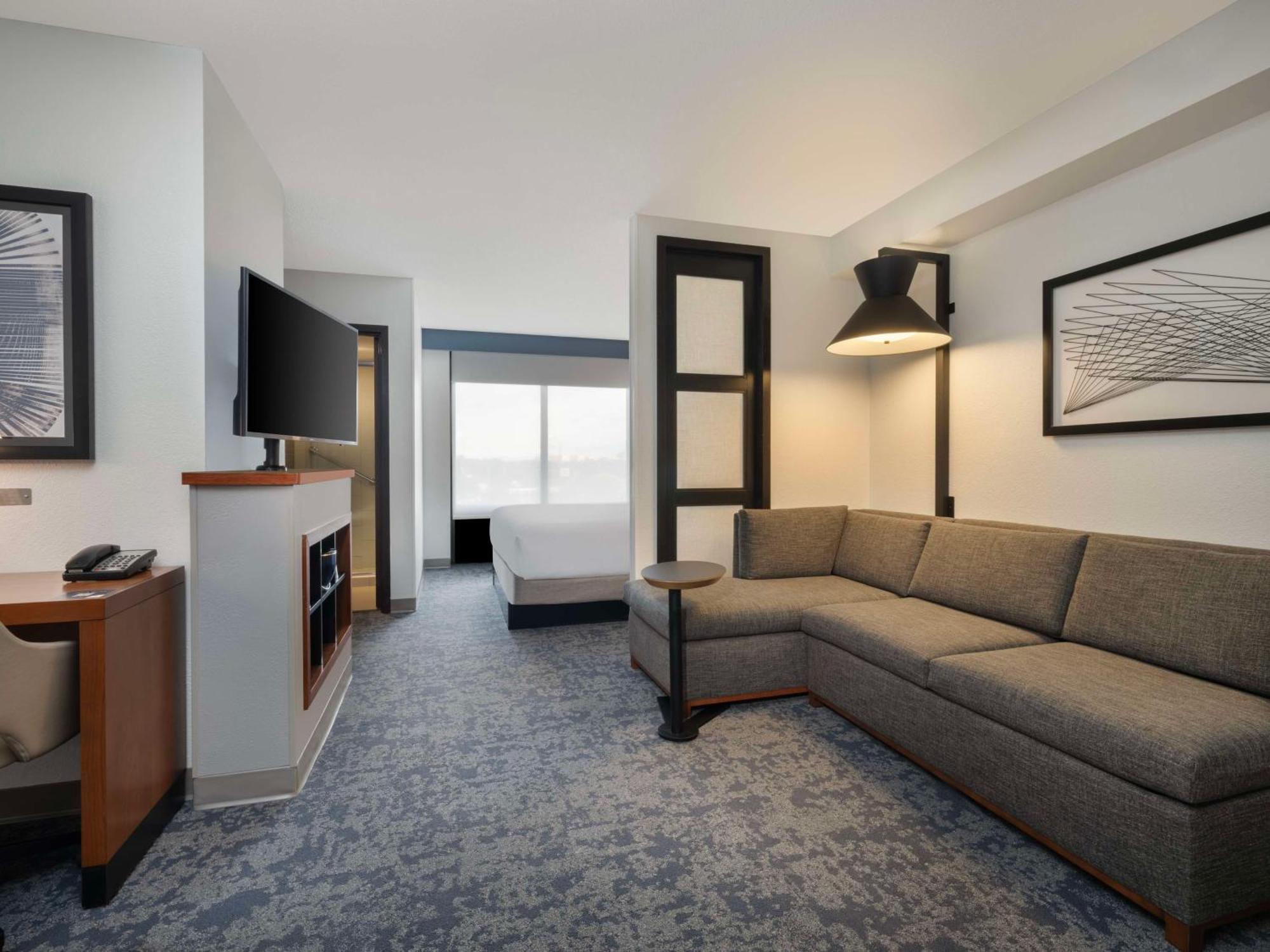 Hyatt Place Tampa Busch Gardens エクステリア 写真
